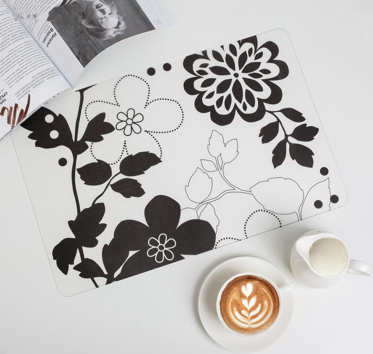 Салфетка сервировочная на стол «Цветы», 43×28 см