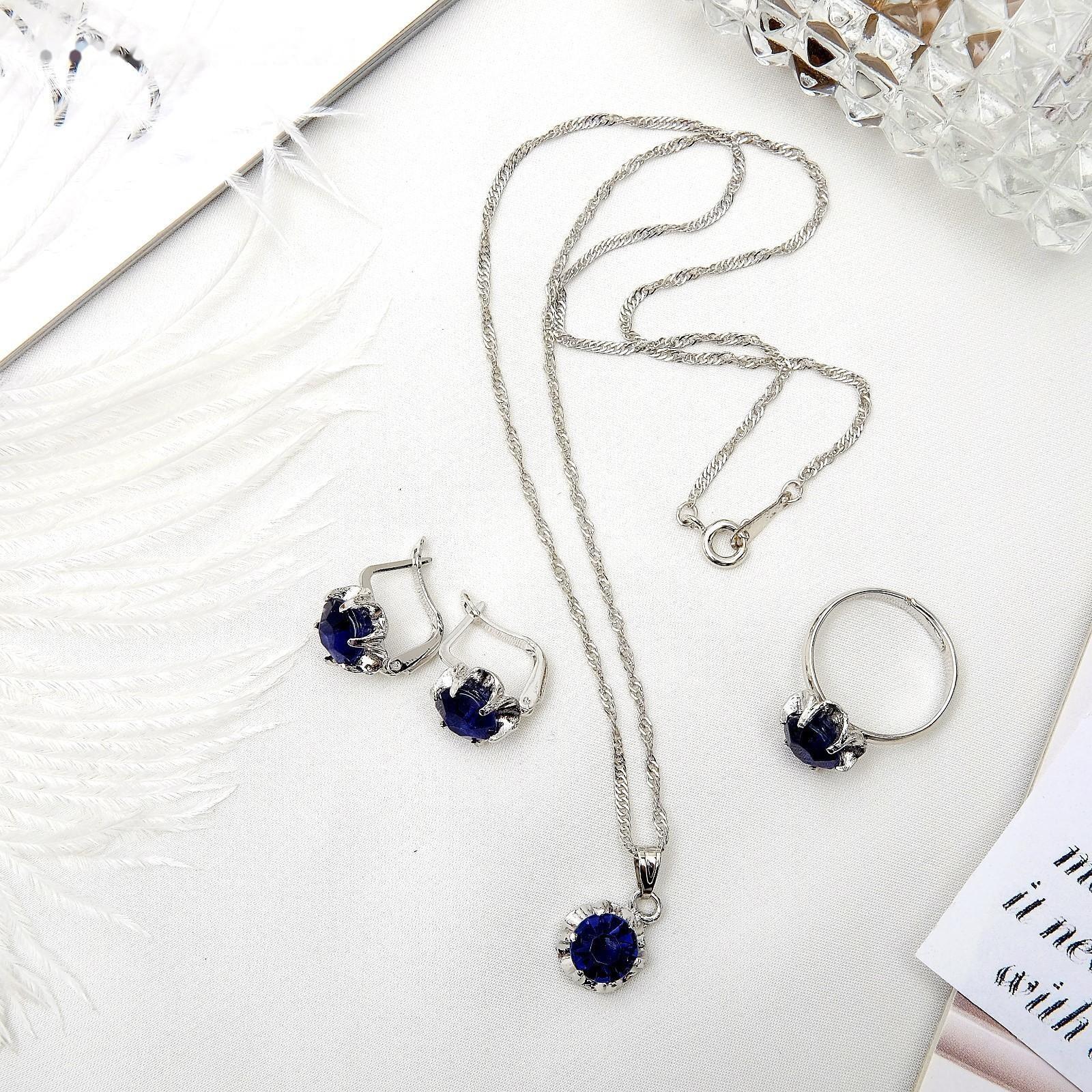 Гарнитур 3 предмета: серьги, кулон, кольцо безразмерное 