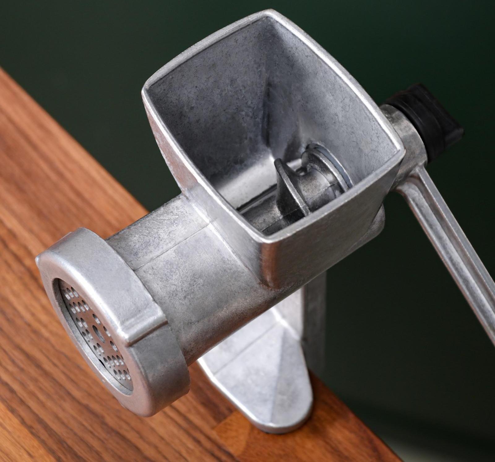 Мясорубка алюминиевая 