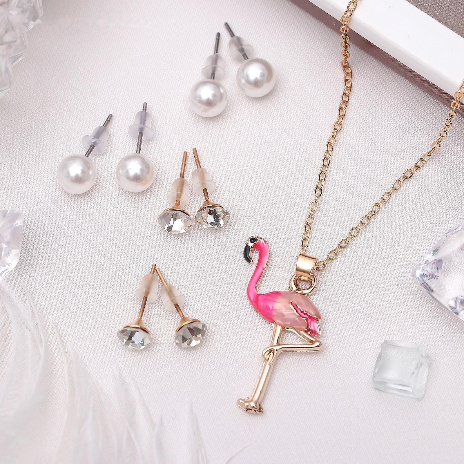 Гарнитур 5 предметов: 4 пары пуссет,кулон 