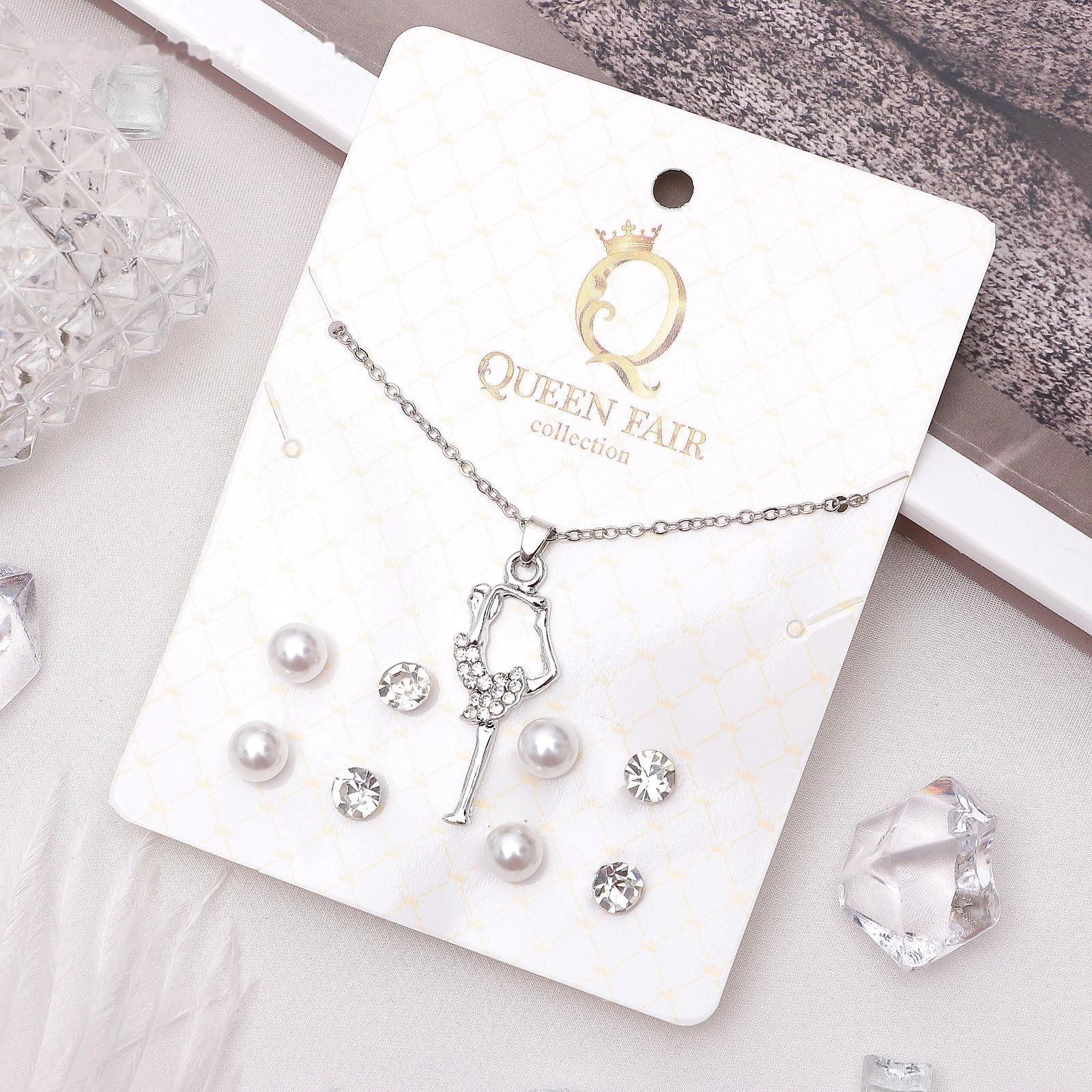 Гарнитур 5 предметов: 4 пары пуссет, кулон 