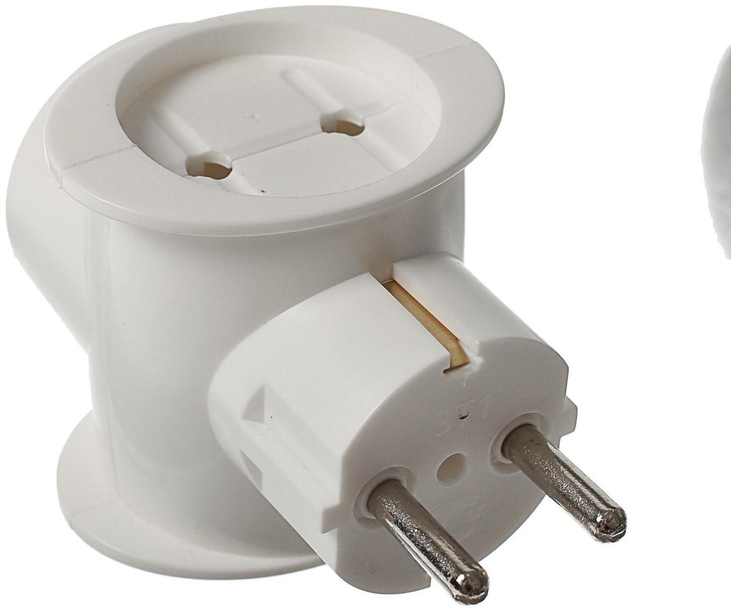 Тройник электрический REXANT, 16 А, одно гнездо с з/к, универсальный, белый