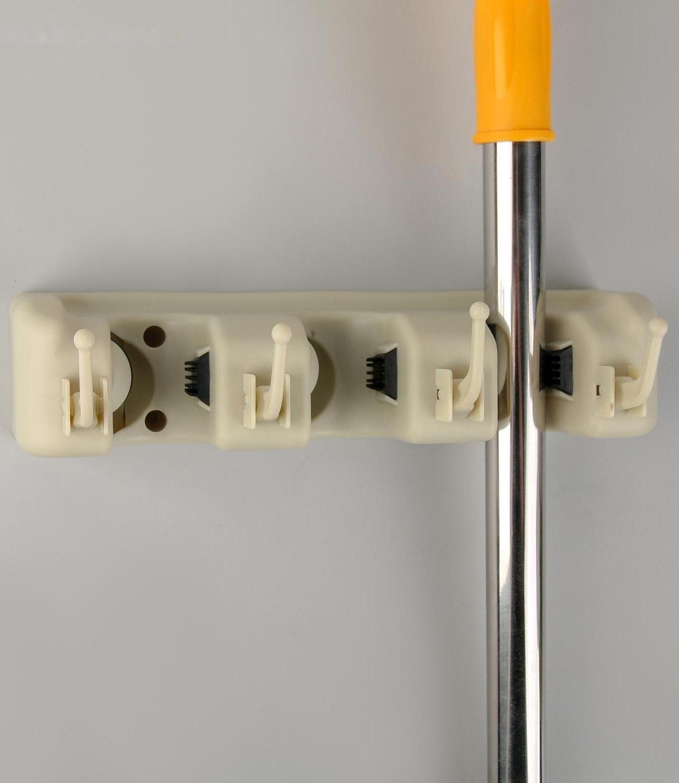 Держатель для уборочного инвентаря с крючками, 26×6×9 см, цвет МИКС