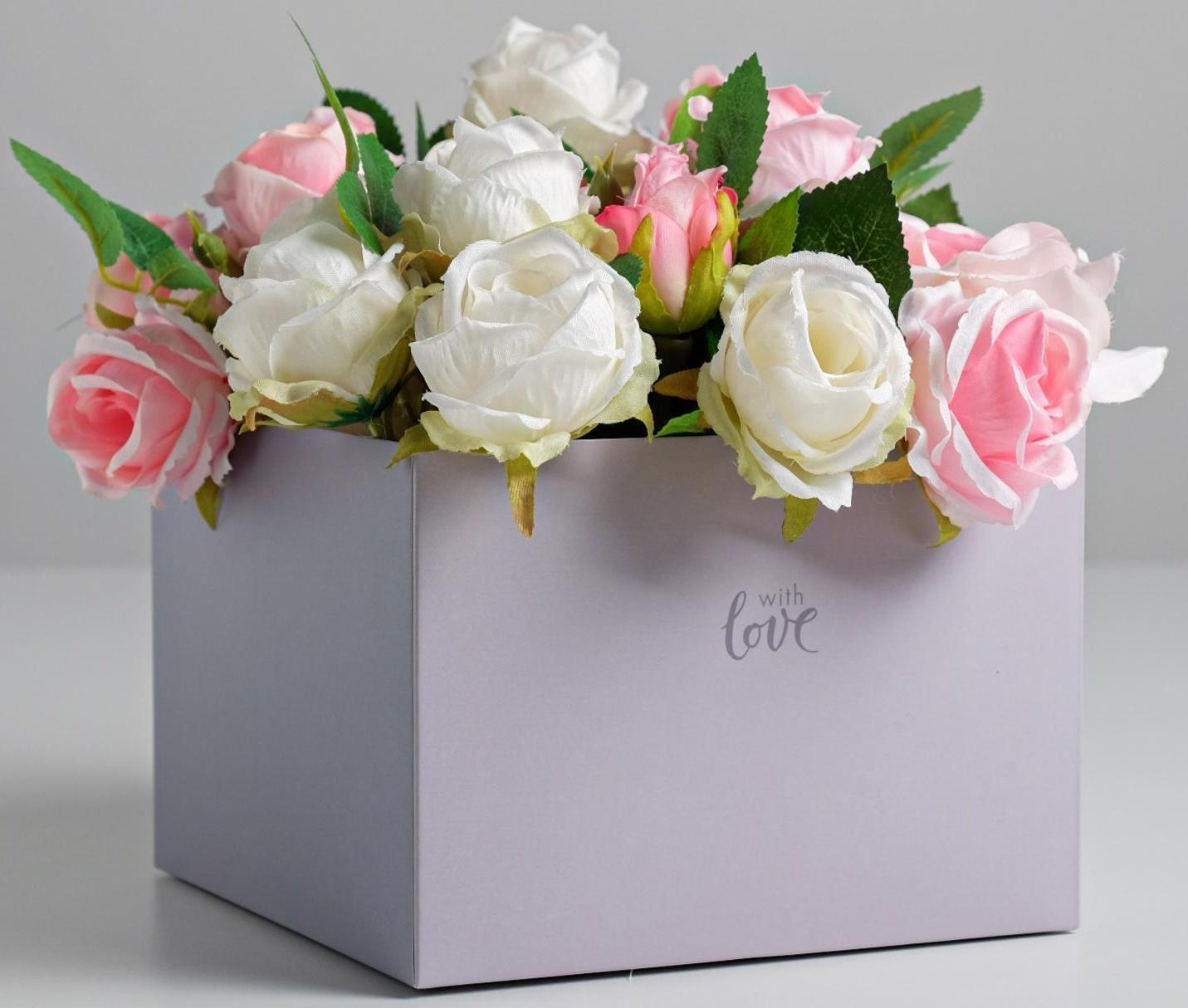 Коробка для цветов с PVC крышкой «With love», 17 × 12 × 17 см