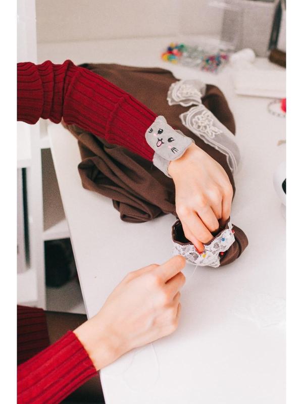 Игольница на браслете «Кошка», 23 × 6,5 см, цвет серый