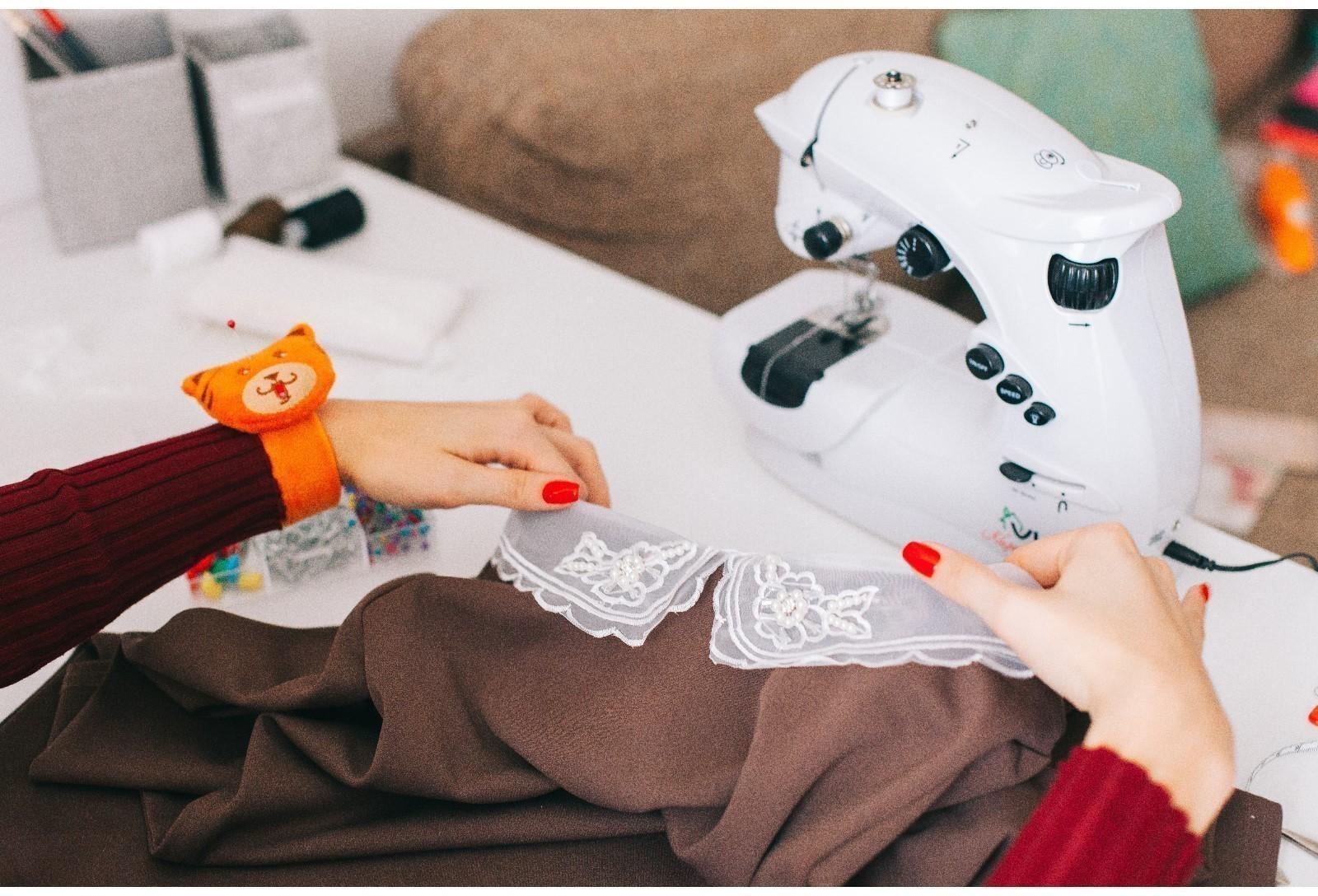 Игольница на браслете «Тигра», 23 × 6,5 см, цвет оранжевый