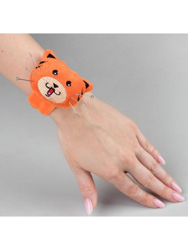 Игольница на браслете «Тигра», 23 × 6,5 см, цвет оранжевый