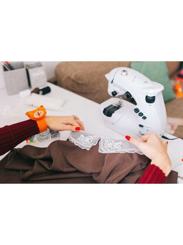 Игольница на браслете «Тигра», 23 × 6,5 см, цвет оранжевый