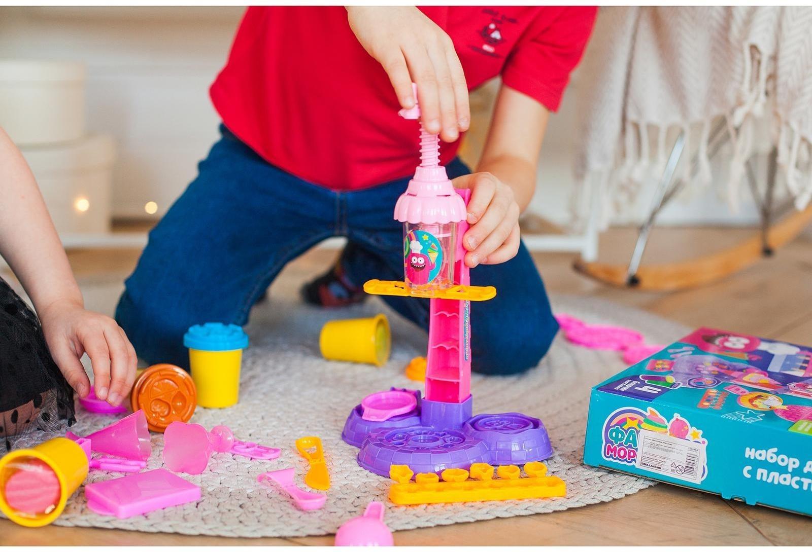 Набор для игры с пластилином «Фабрика мороженого»