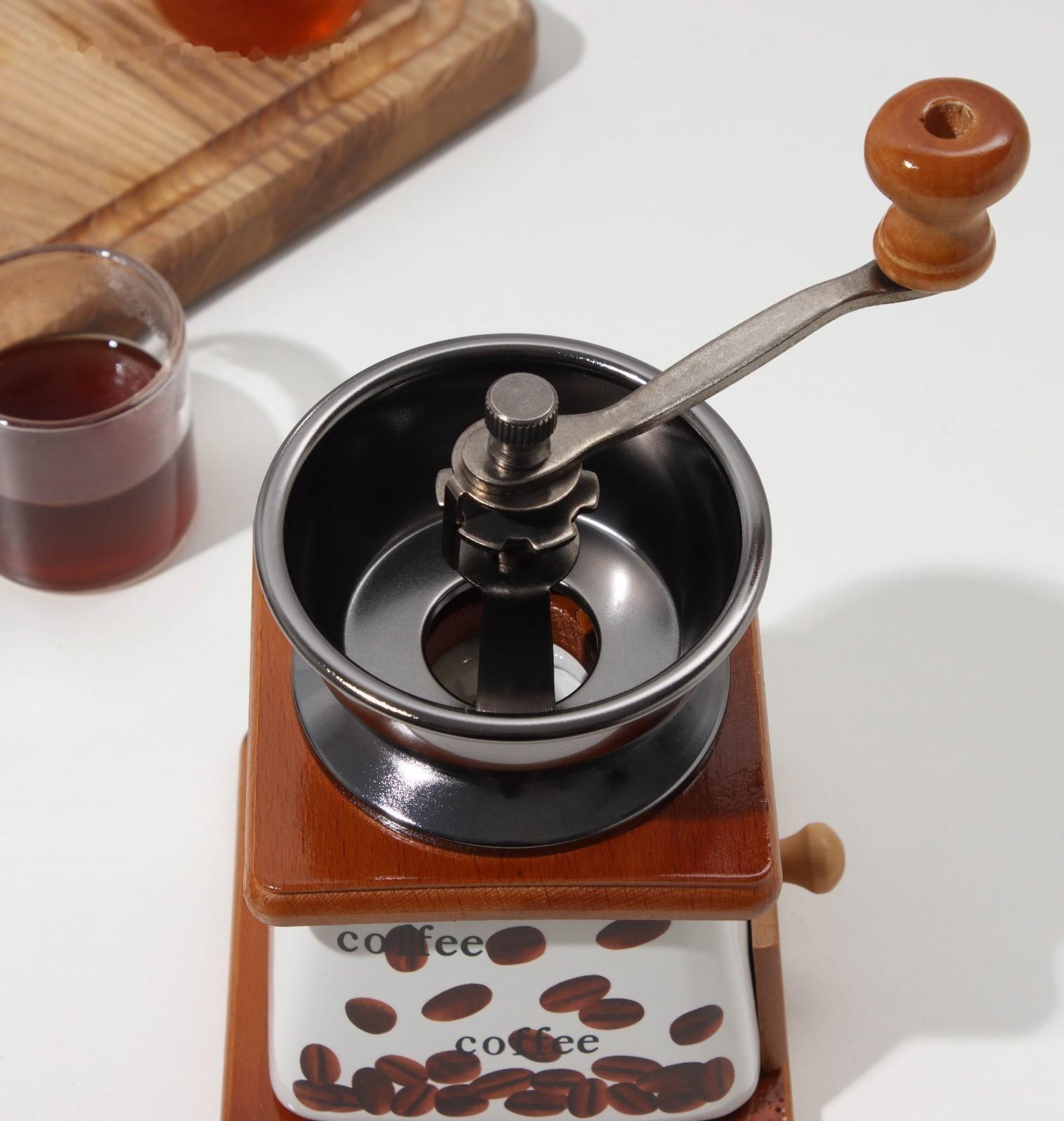 Кофемолка с ручкой «Кофе», 10×18 см, цвет светлое дерево