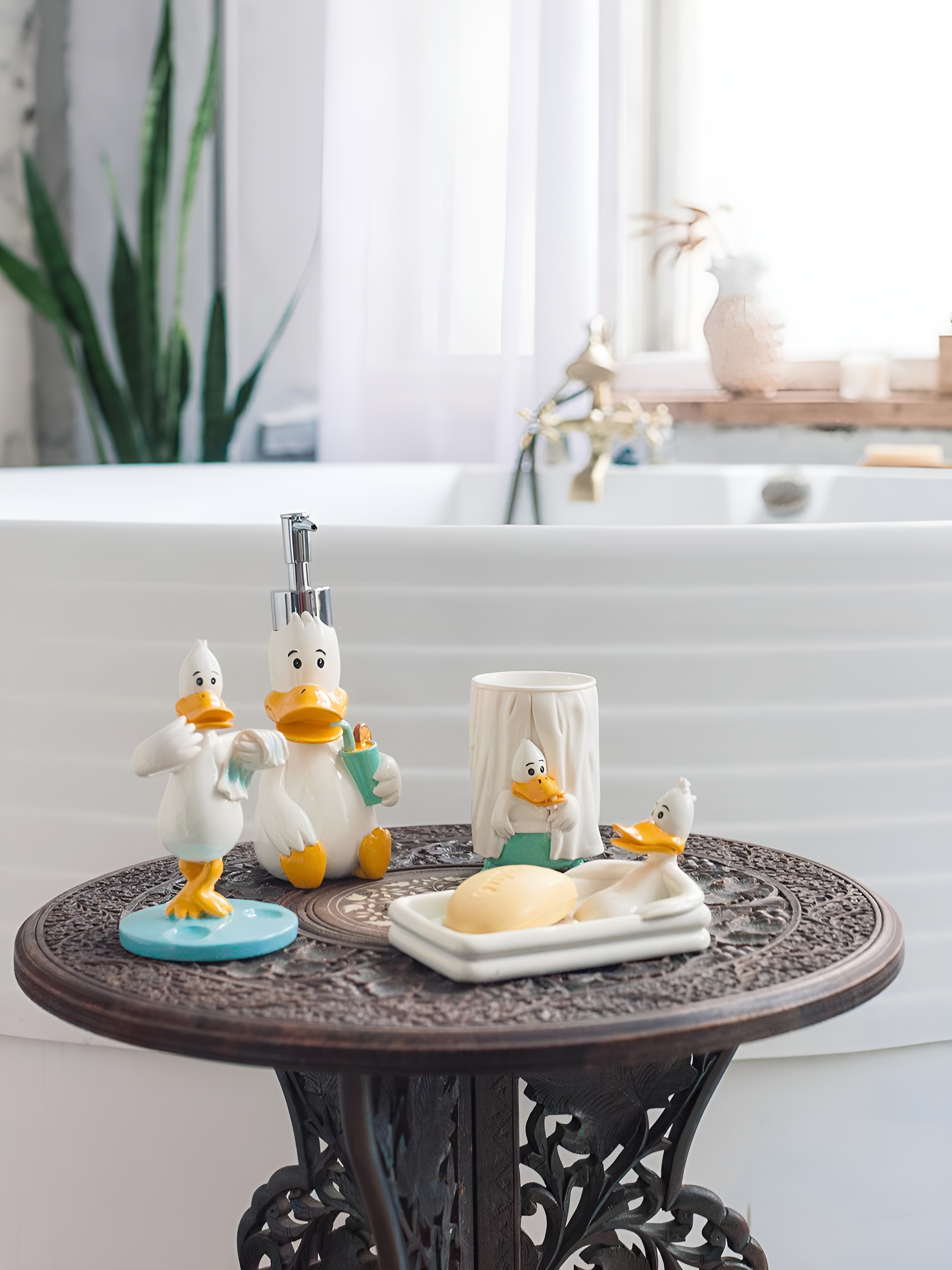 Набор аксессуаров для ванной комнаты «Утиные истории», 4 предмета (дозатор 200 мл, мыльница, стакан, подставка для щёток)