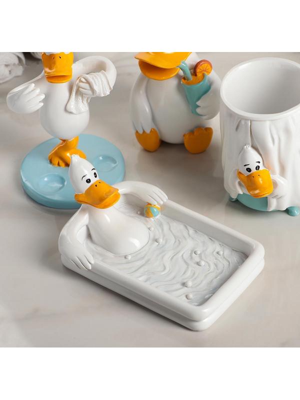 Набор аксессуаров для ванной комнаты «Утиные истории», 4 предмета (дозатор 200 мл, мыльница, стакан, подставка для щёток)