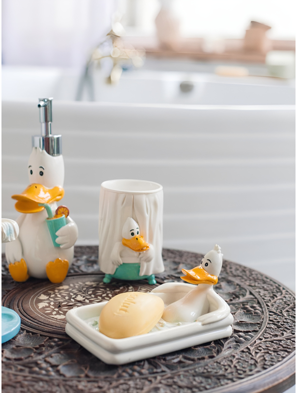 Набор аксессуаров для ванной комнаты «Утиные истории», 4 предмета (дозатор 200 мл, мыльница, стакан, подставка для щёток)
