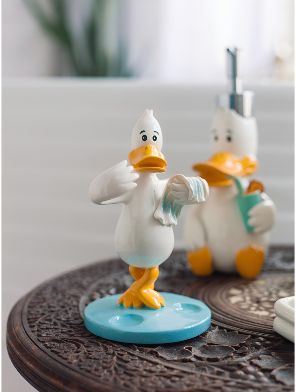 Набор аксессуаров для ванной комнаты «Утиные истории», 4 предмета (дозатор 200 мл, мыльница, стакан, подставка для щёток)
