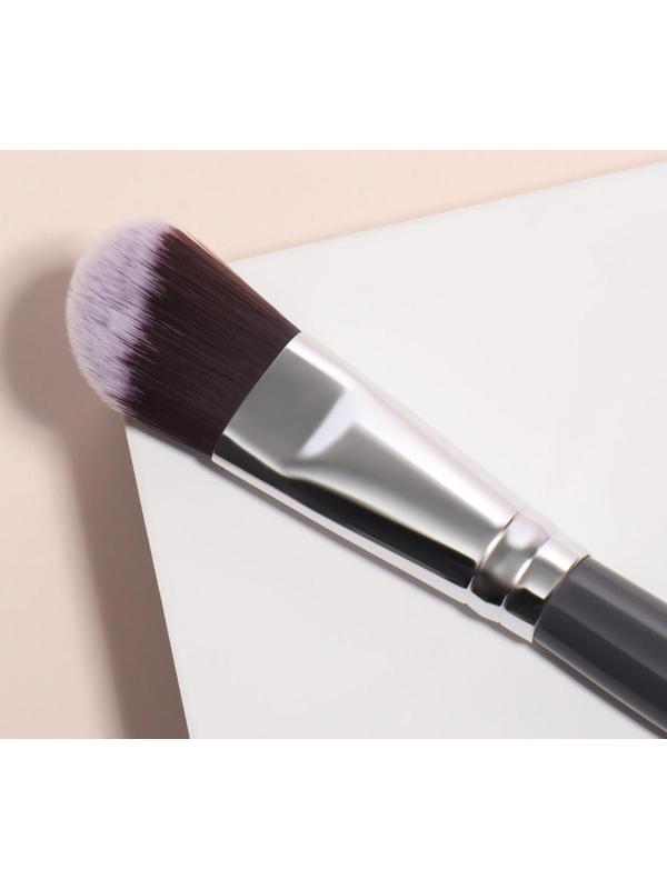 Кисть для макияжа «Brush GRAPHITE», 17,5 см, цвет тёмно-серый/серебристый