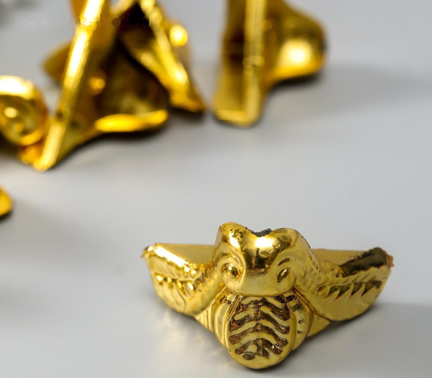 Уголок (ножка) для шкатулки пластик 