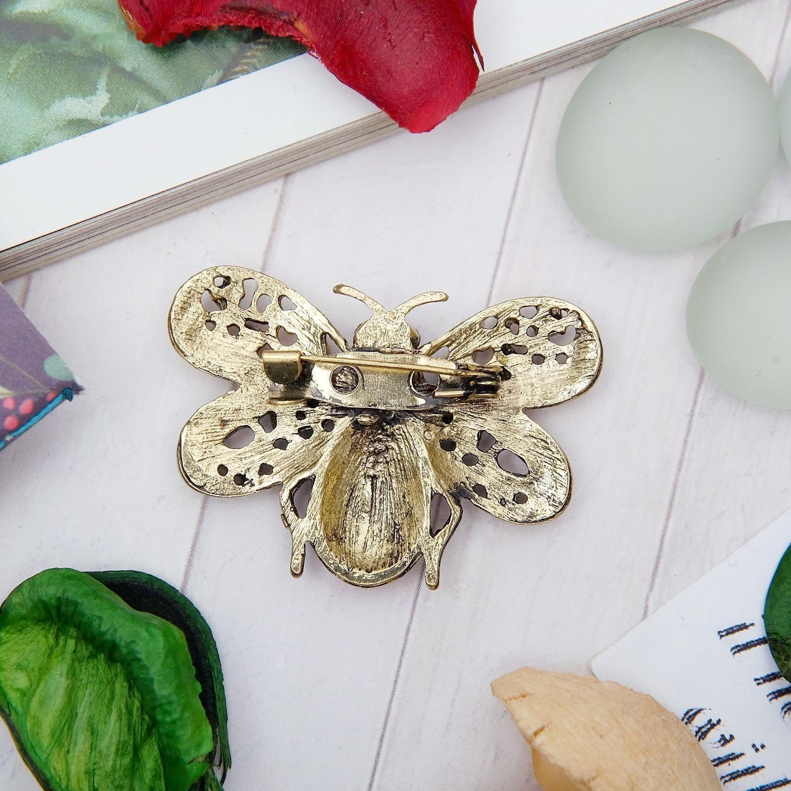 Брошь этника 