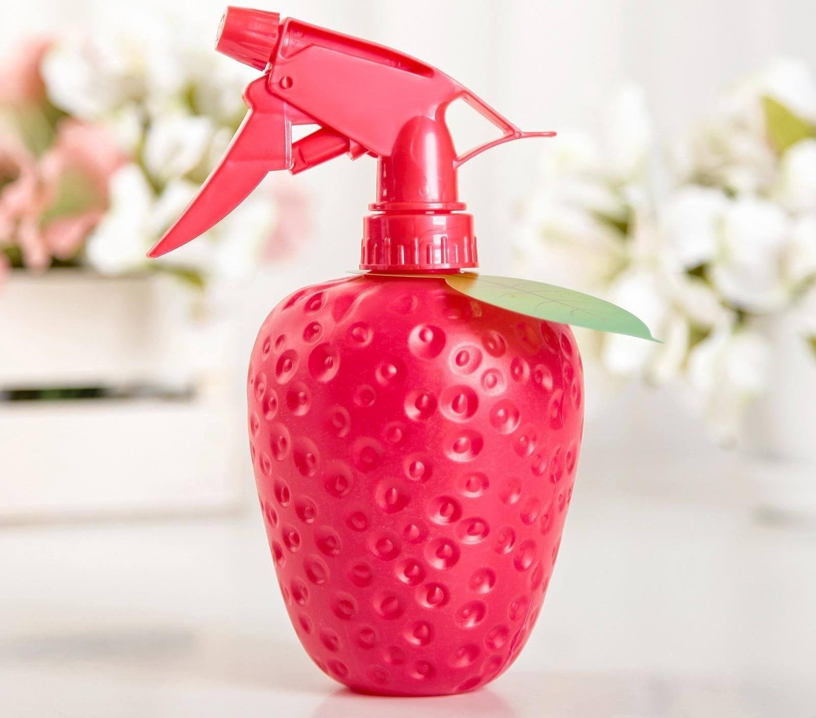 Пульверизатор «Клубничка», 500 мл, цвет красный