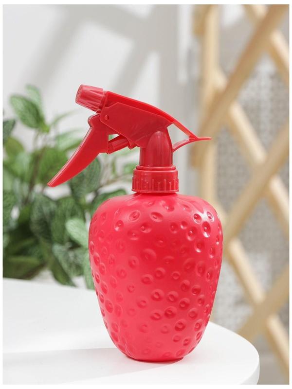 Пульверизатор «Клубничка», 500 мл, цвет красный
