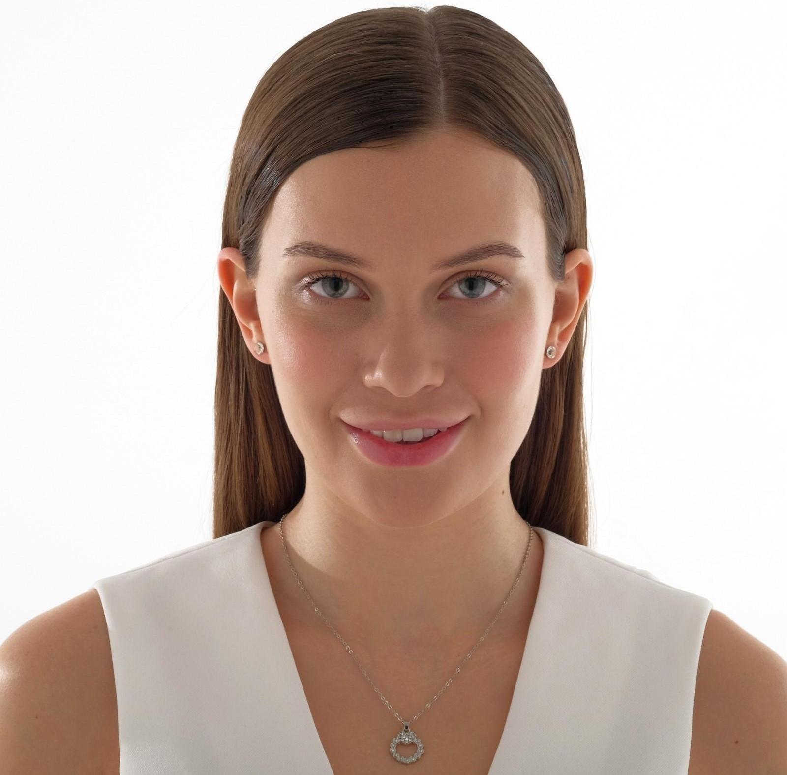 Гарнитур 4 предмета: серьги (3 пары), кулон 