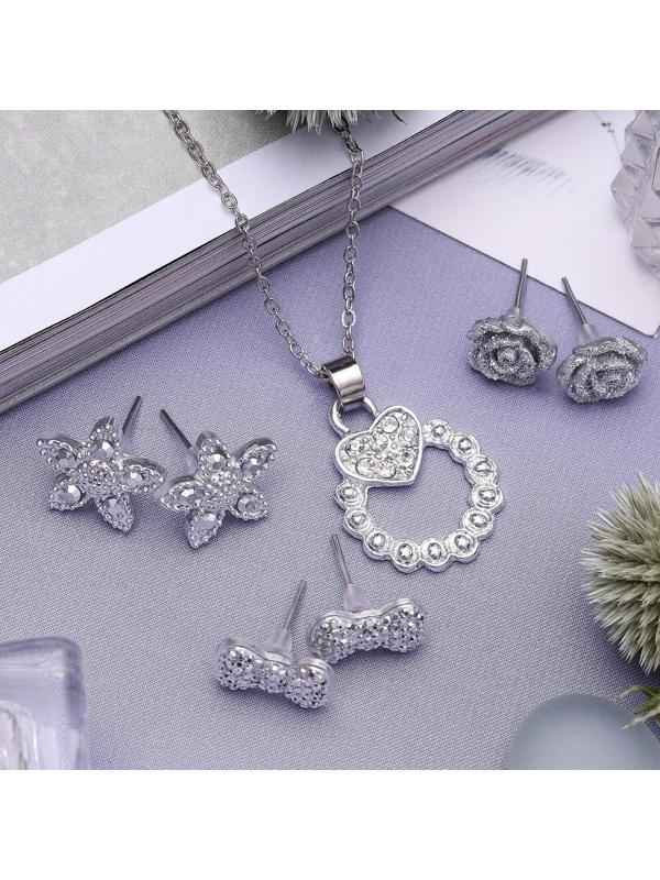 Гарнитур 4 предмета: серьги (3 пары), кулон 