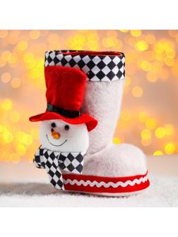 Конфетница «Сапожок», с объёмным снеговичком в шляпе, вместимость 400 г, цвет белый