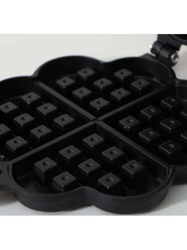 Сковорода двойная Доляна «Венские вафли», d=14 см, пластиковая ручка, цвет чёрный