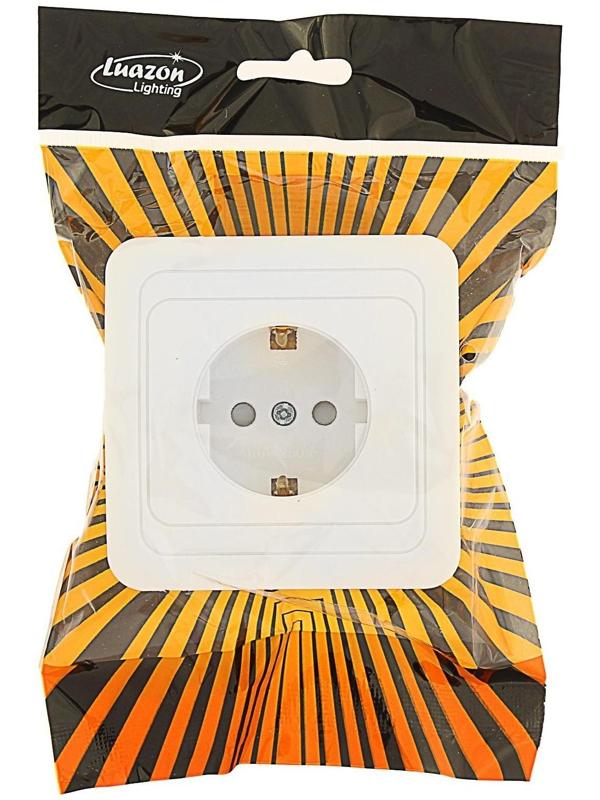 Розетка одноместная Luazon Lighting 