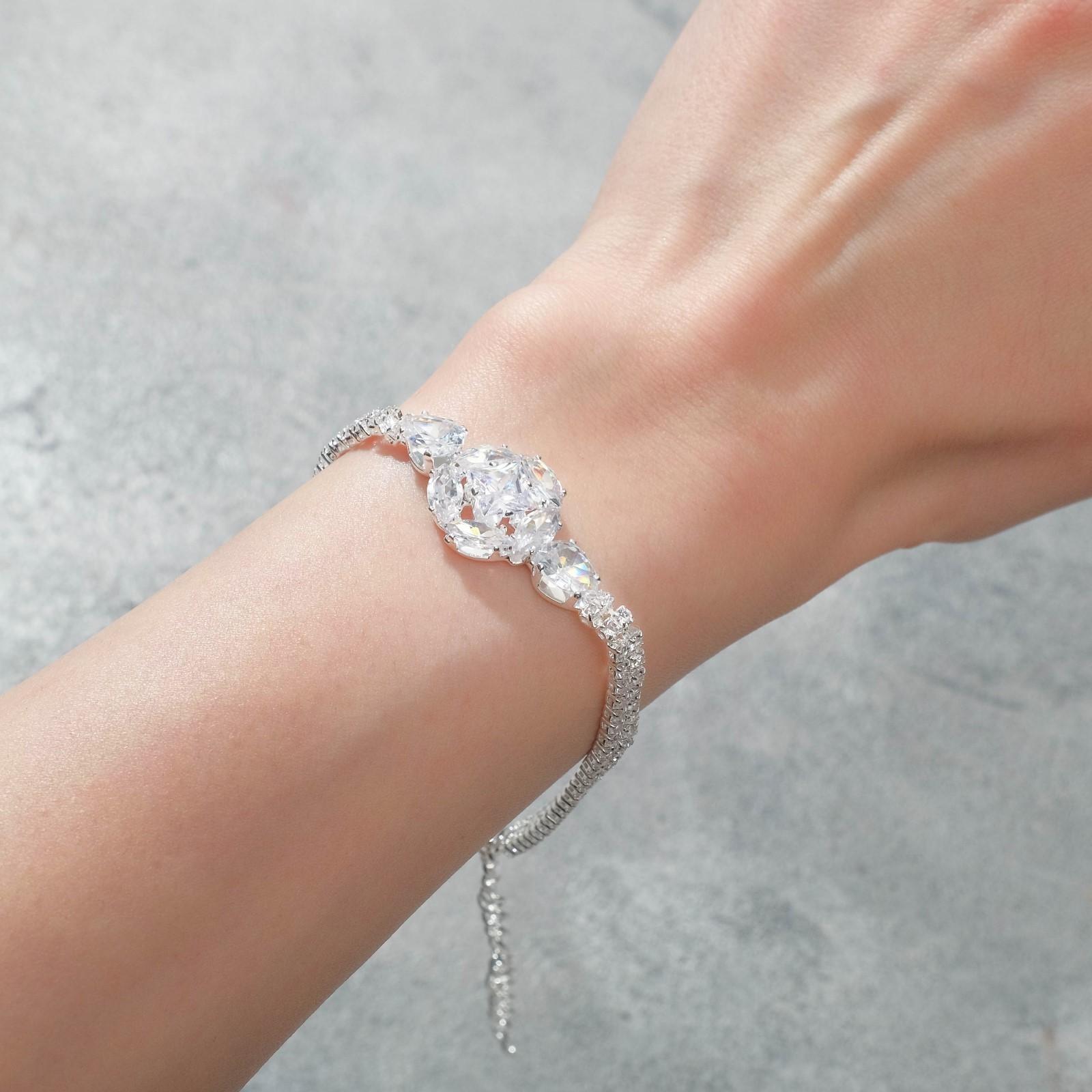 Браслет со стразами: 