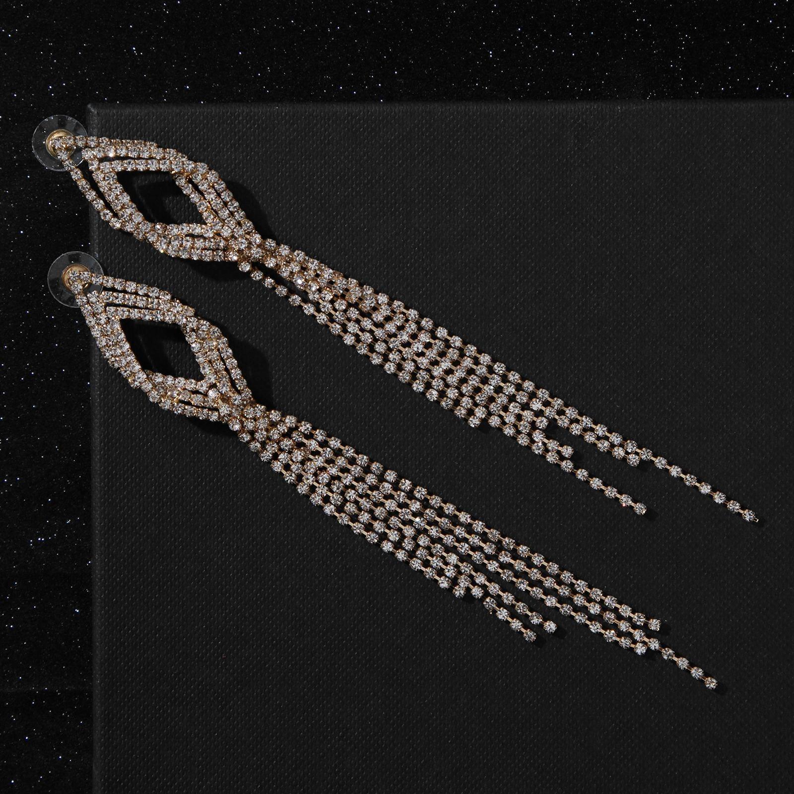 Серьги висячие со стразами 