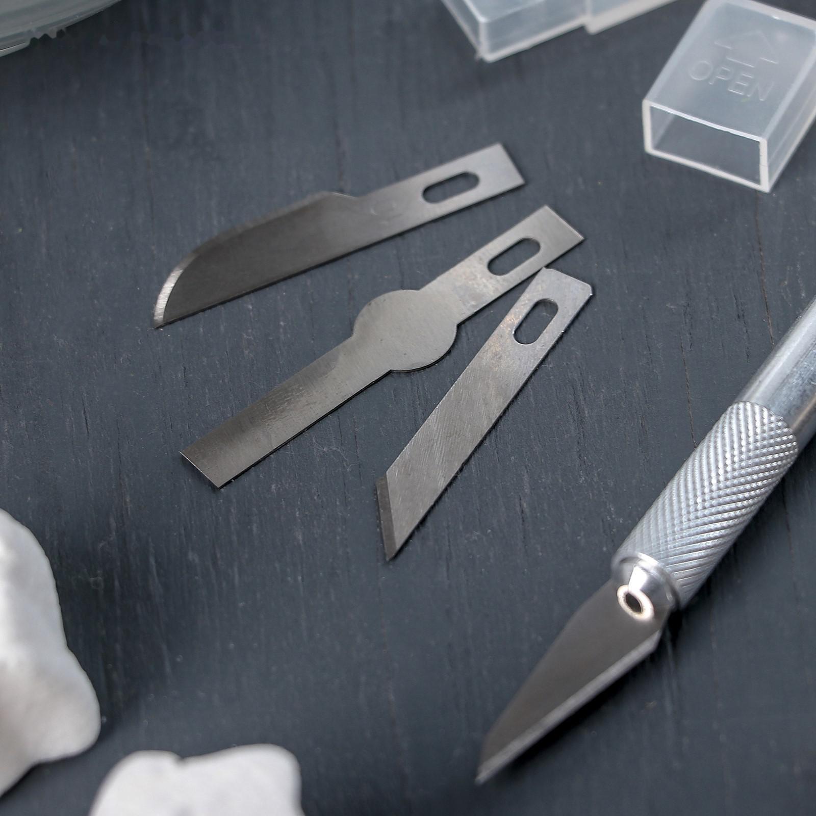 Набор инструментов для украшения кондитерских изделий: держатель, 4 насадки, щипцы