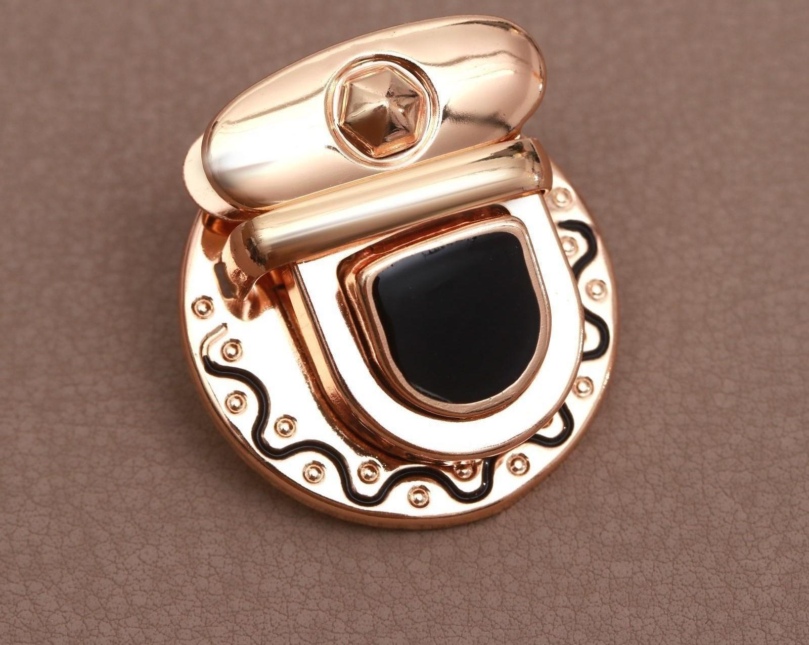 Застёжка для сумки, 3 × 3,5 см, цвет золотой/чёрный