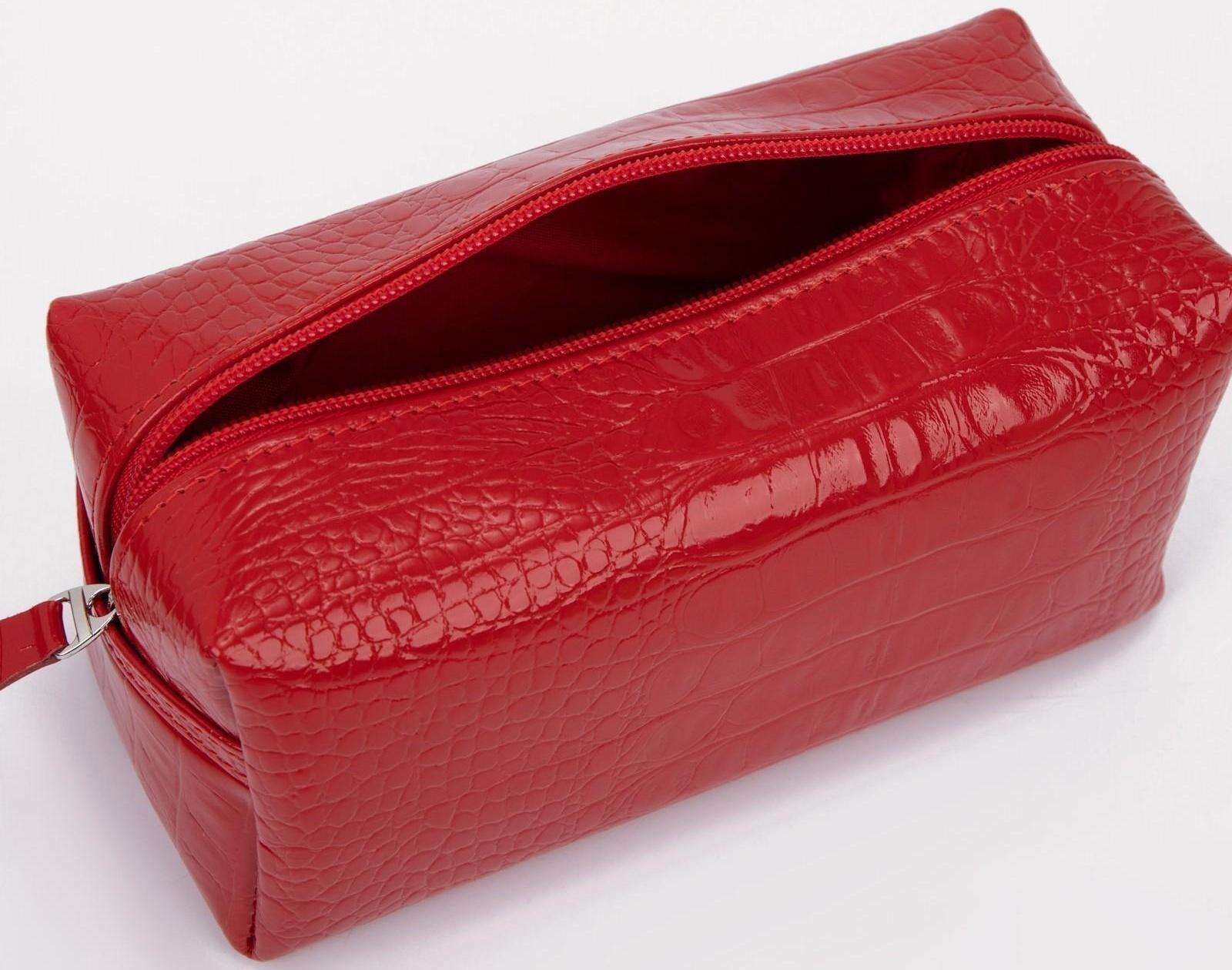 Косметичка на молнии, цвет алый кайман
