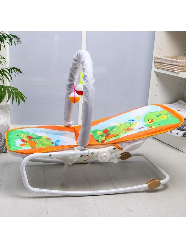 Шезлонг-качалка для новорождённых «Лесная сказка», игровая дуга, съёмные игрушки МИКС