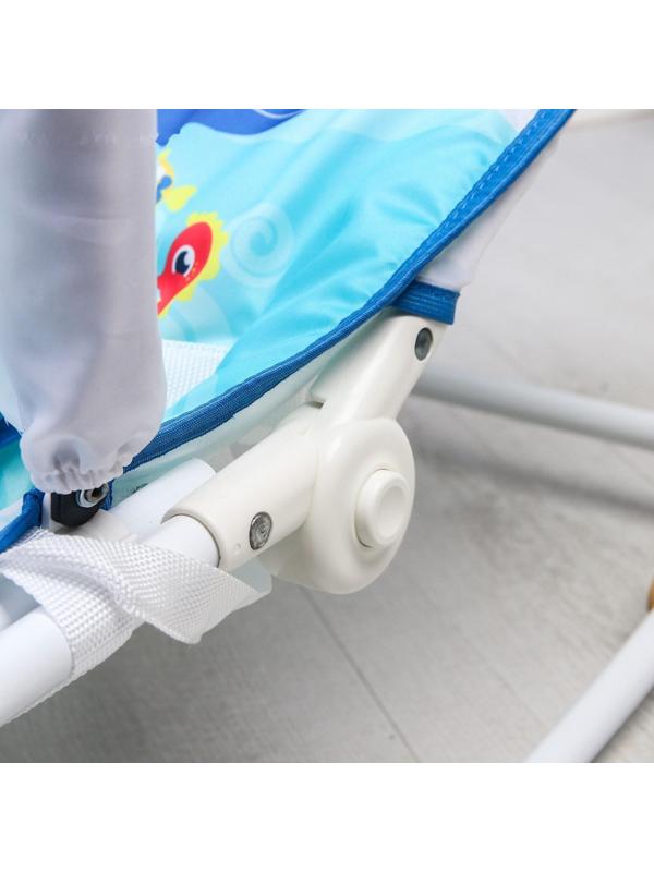 Шезлонг-качалка для новорождённых «Морское приключение», игровая дуга, съёмные игрушки МИКС