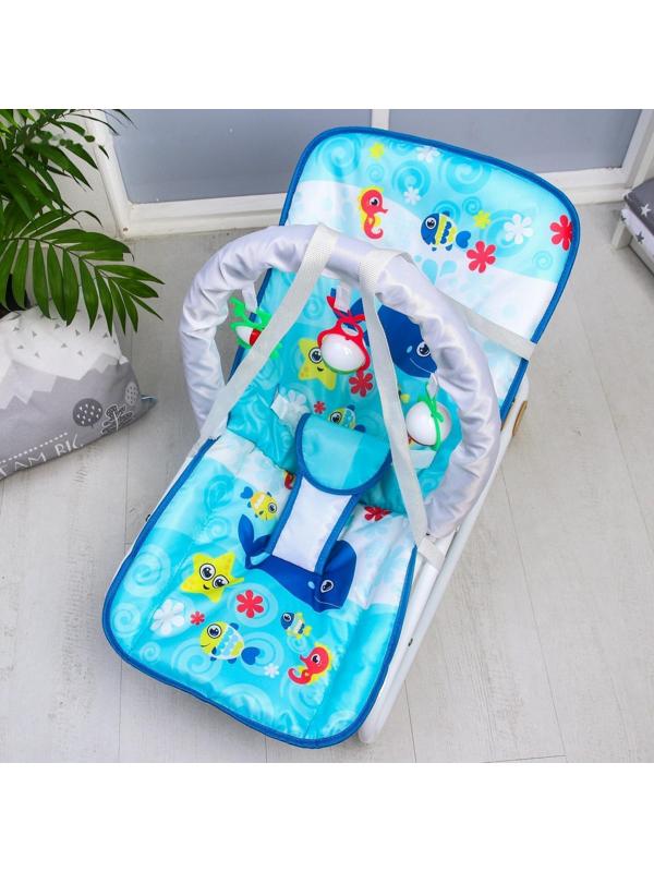 Шезлонг-качалка для новорождённых «Морское приключение», игровая дуга, съёмные игрушки МИКС