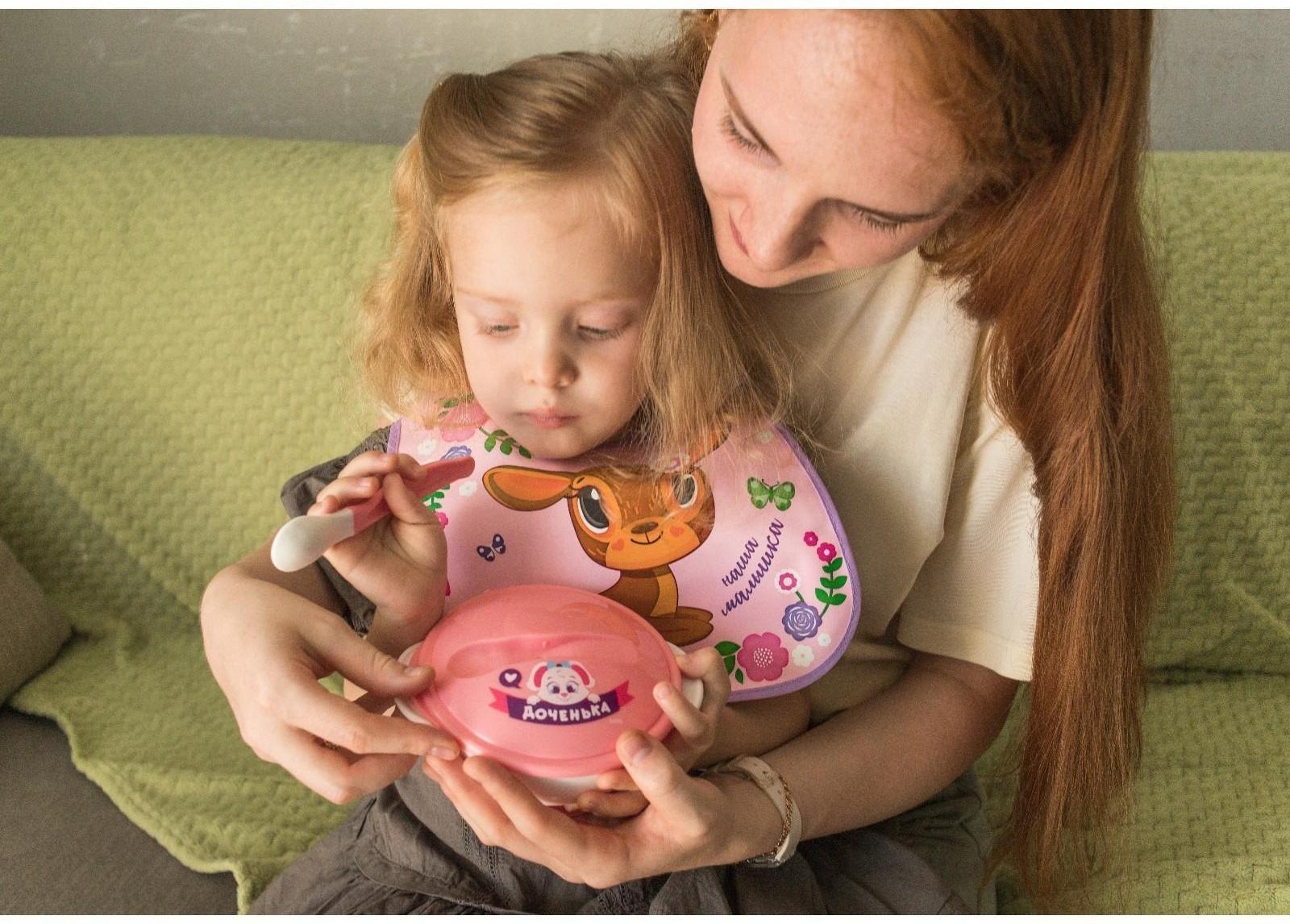 Набор детской посуды «Доченька», 3 предмета: тарелка на присоске, крышка, ложка, цвет розовый