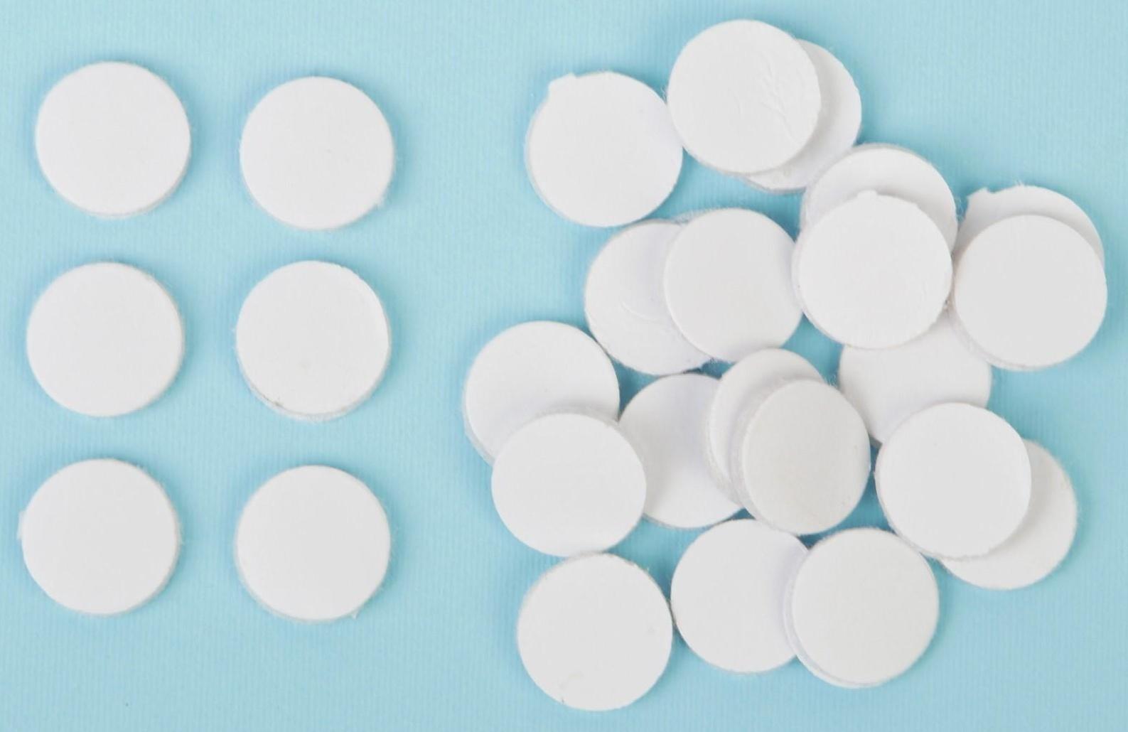 Липучка на клеевой основе «Круг», набор 30 шт., размер 1 шт: 2 см