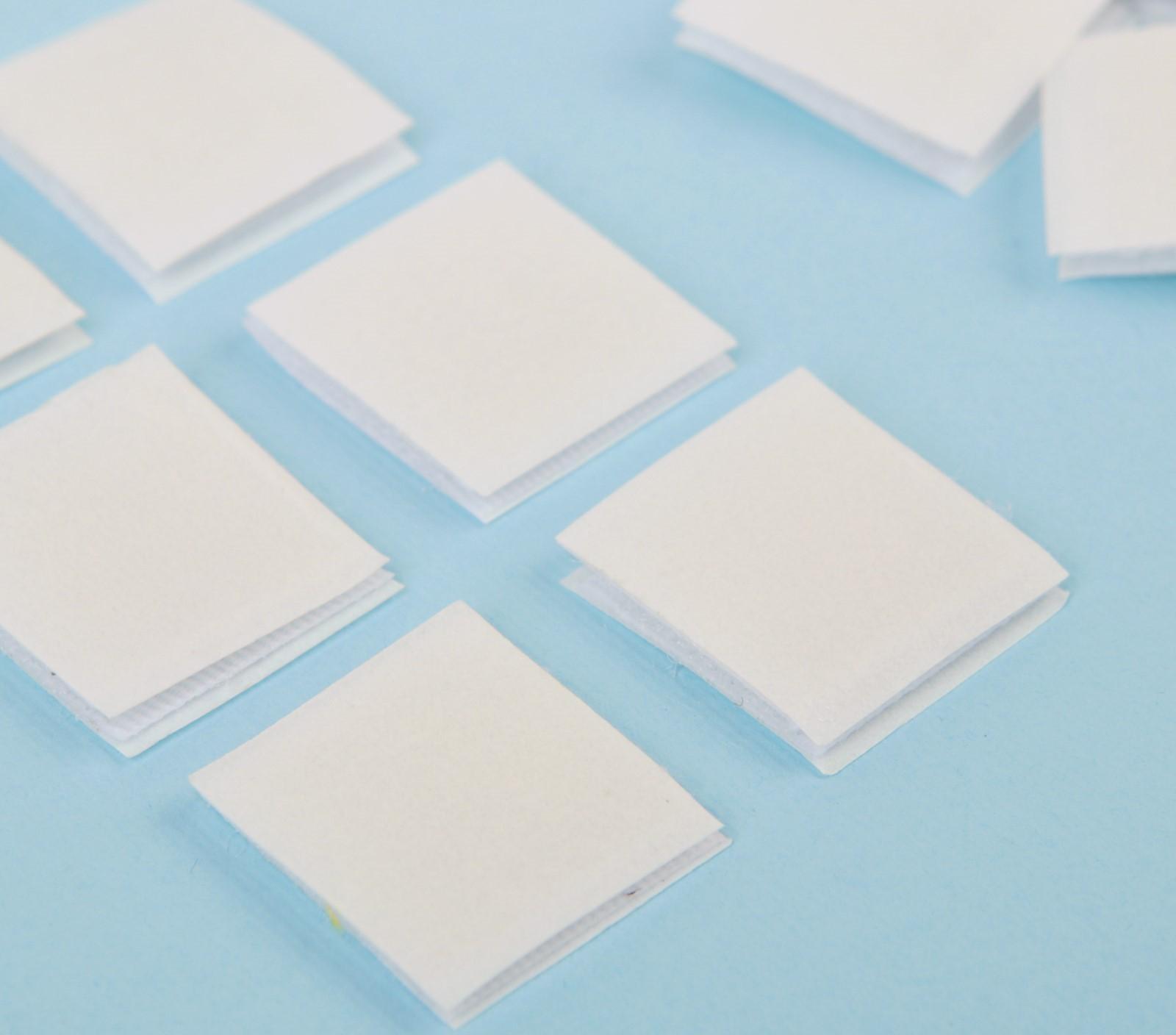 Липучка на клеевой основе «Квадрат», набор 30 шт., размер 1 шт: 2 × 2 см