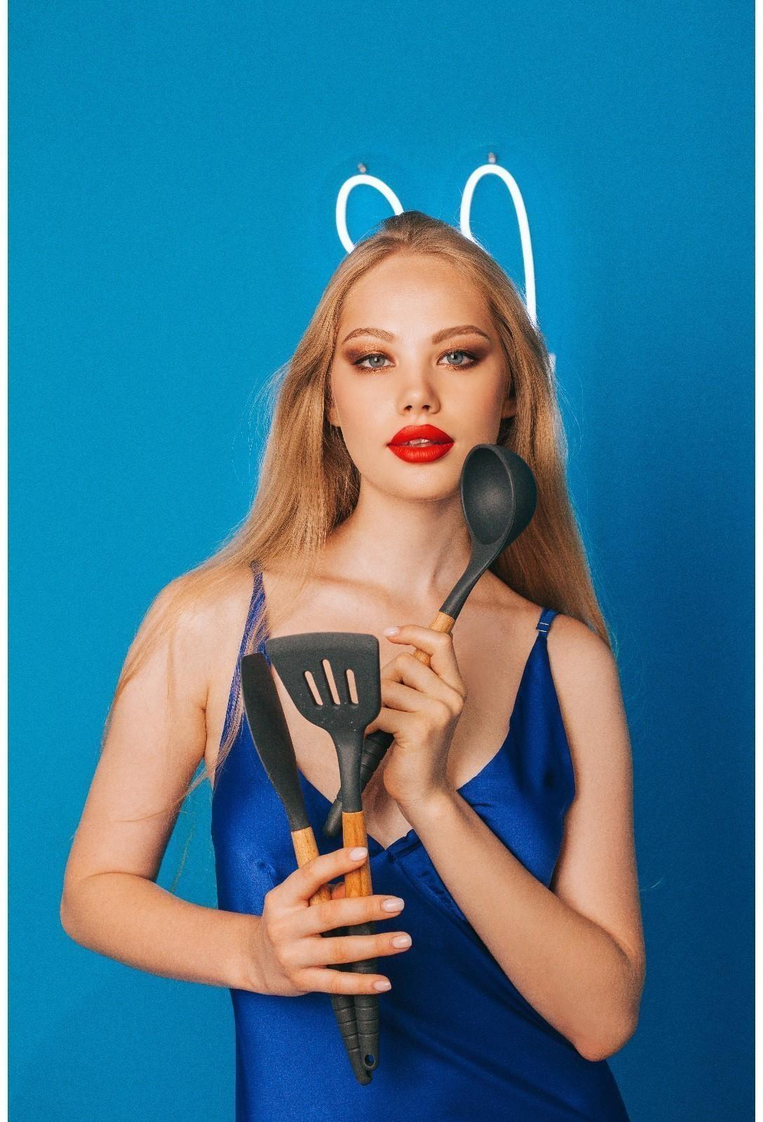 Лопатка с прорезями Доляна «Брауни», 32 см, цвет МИКС