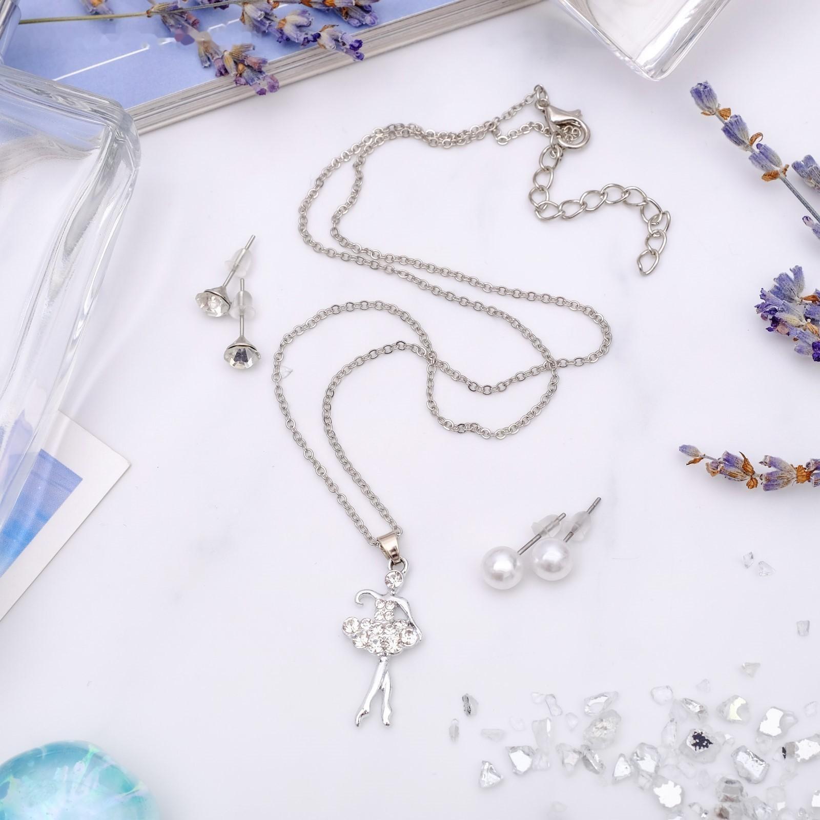 Гарнитур 5 предметов: 4 пары пуссет, кулон 