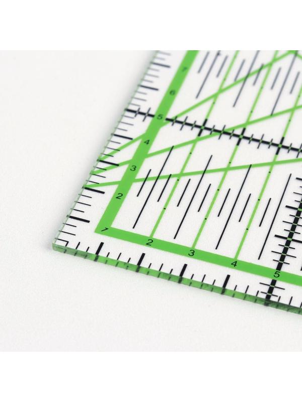 Линейка для квилтинга и пэчворка, 15 × 15 см, цвет белый