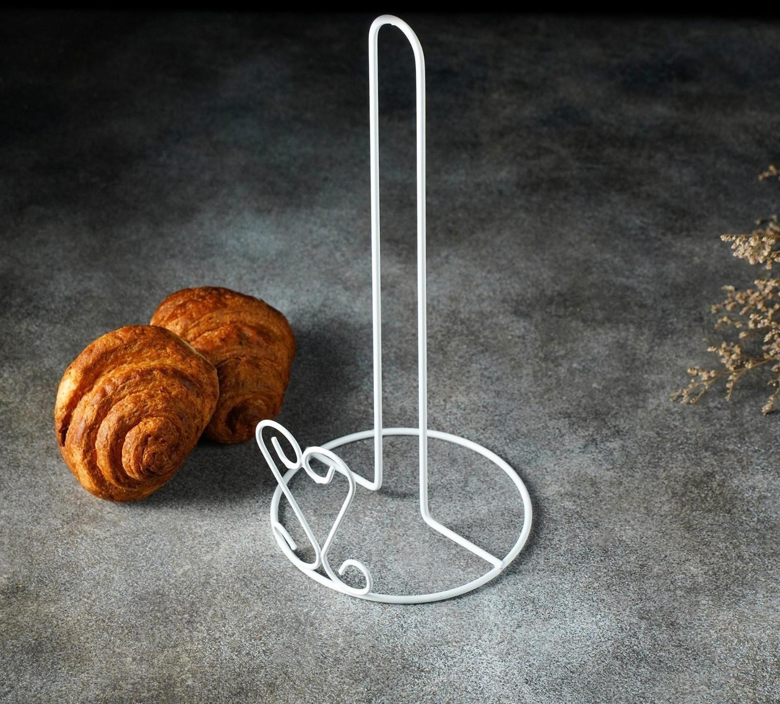 Подставка под бумажные полотенца Доляна «Сердце», 13,5×13,5×28 см, цвет белый