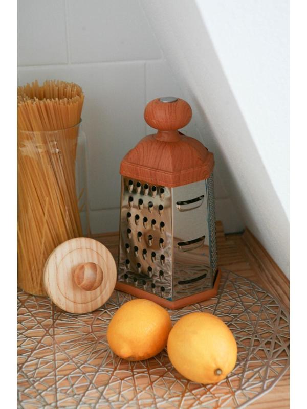 Тёрка шестигранная Доляна «Деревенька», 12×10×23 см, цвет коричневый