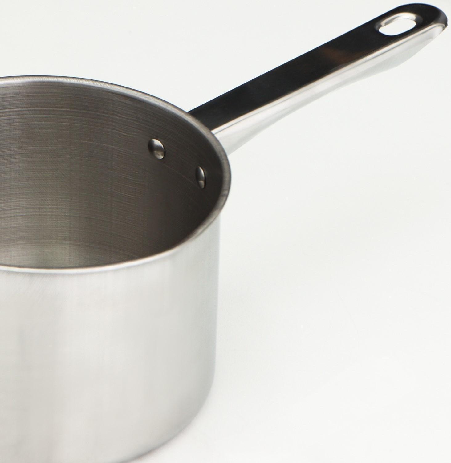 Ковш из нержавеющей стали «Базис», 950 мл, d=14 см, с мерной шкалой, металлическая ручка