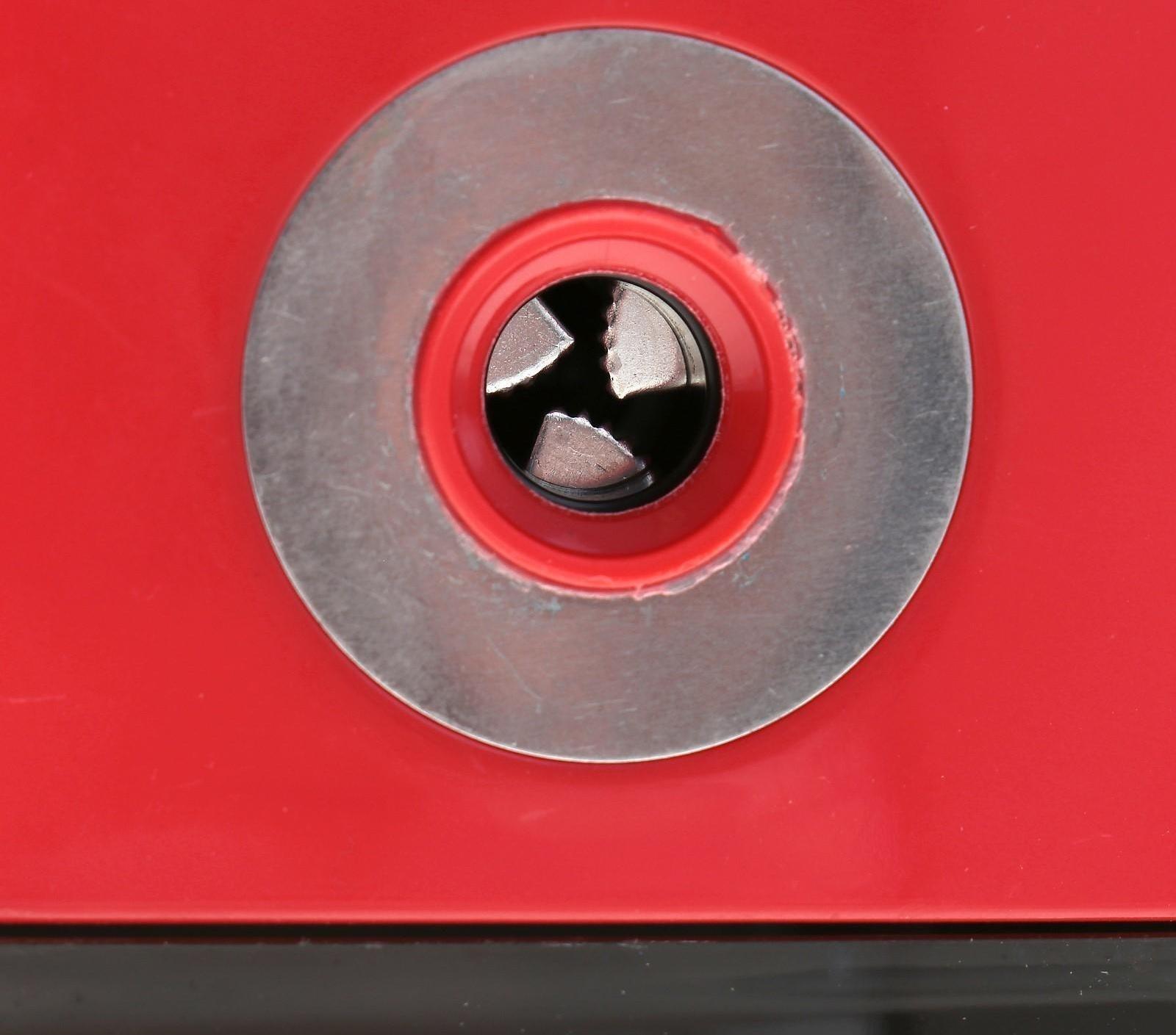 Точилка механическая с контейнером 