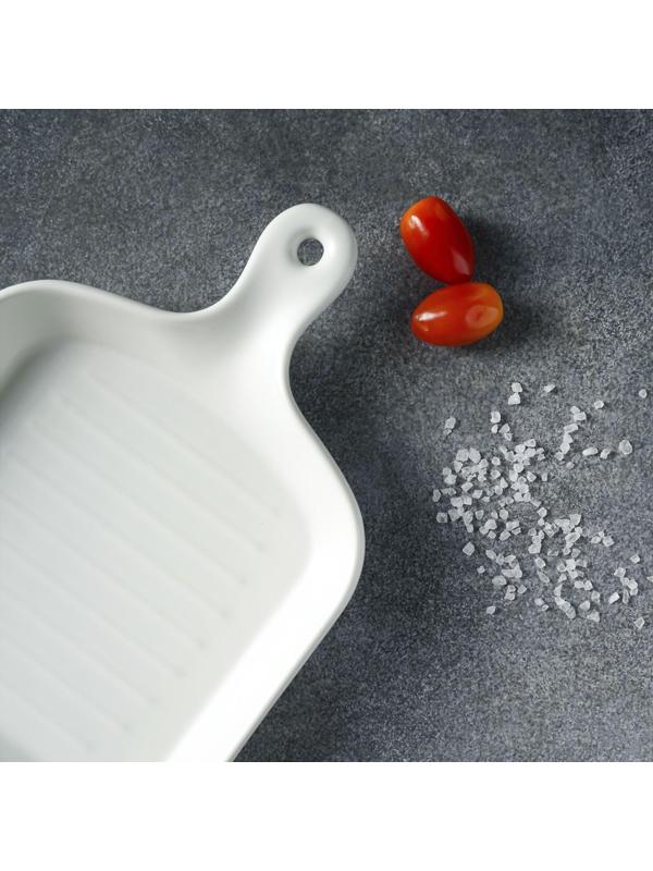 Блюдо из жаропрочной керамики для подачи Доляна «Сковорода-гриль», 23×16×3 см, цвет белый