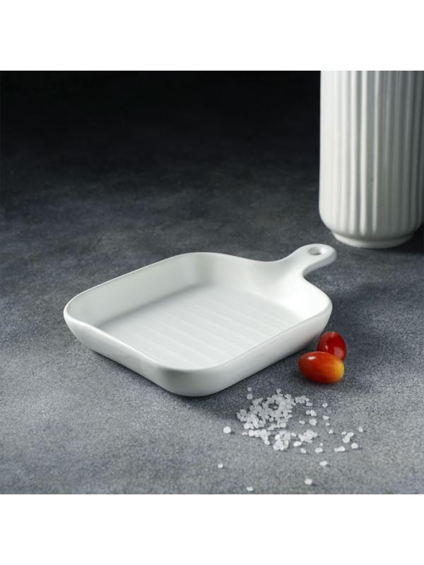 Блюдо из жаропрочной керамики для подачи Доляна «Сковорода-гриль», 23×16×3 см, цвет белый