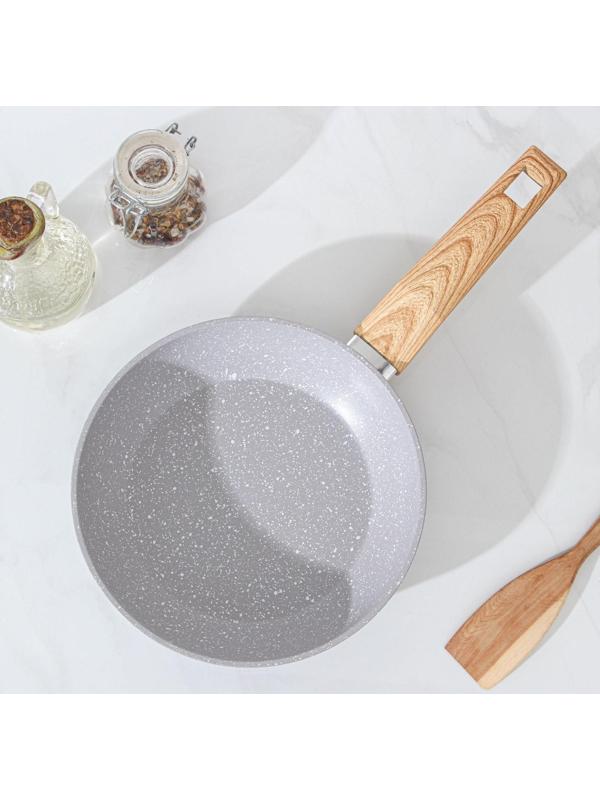 Сковорода кованая Magistro Natural, d=20 см, ручка soft-touch, антипригарное покрытие, индукция, цвет серый