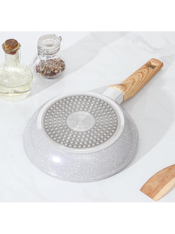 Сковорода кованая Magistro Natural, d=20 см, ручка soft-touch, антипригарное покрытие, индукция, цвет серый